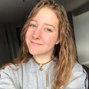 Meet your Posher, Kayla